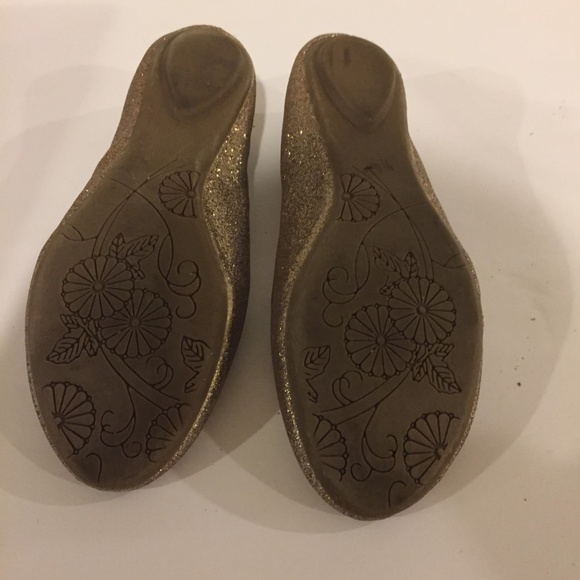Steve Madden (Glitter Gold) Flats - Picture 2 of 4
